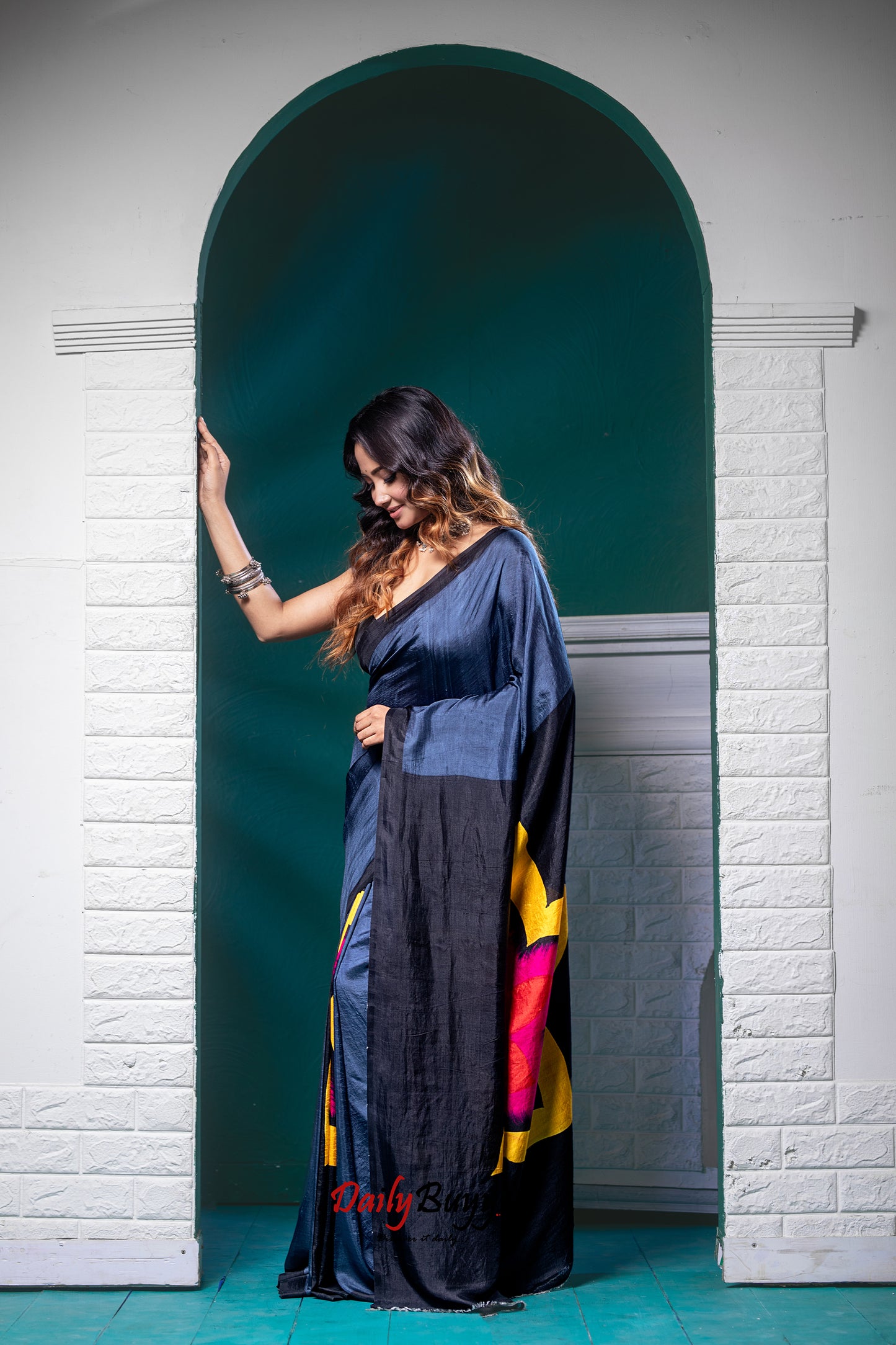 Grey Hand Painted Silk Mark Certified Bishnupuri Silk Sarees - Dailybuyys