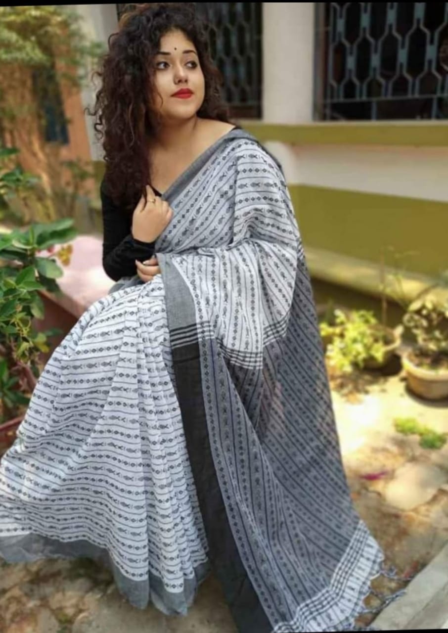 Bengal Khadi cotton Fish motifs saree - Dailybuyys