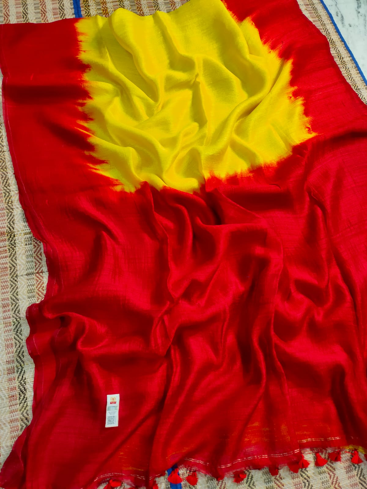 Yellow with red border Matka Silk Mark Certified Muslin Sarees - Dailybuyys