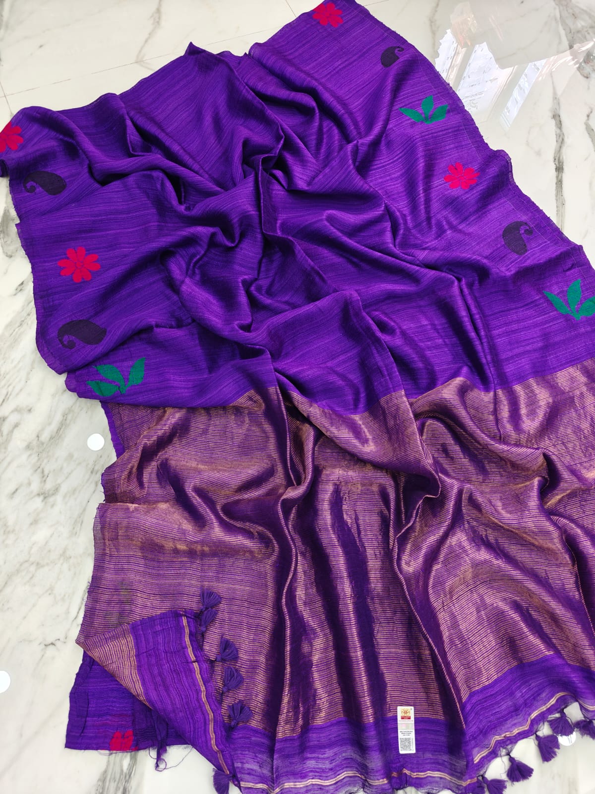 Purple Floral Embroidered Matka Silk Mark Certified Muslin Sarees - Dailybuyys