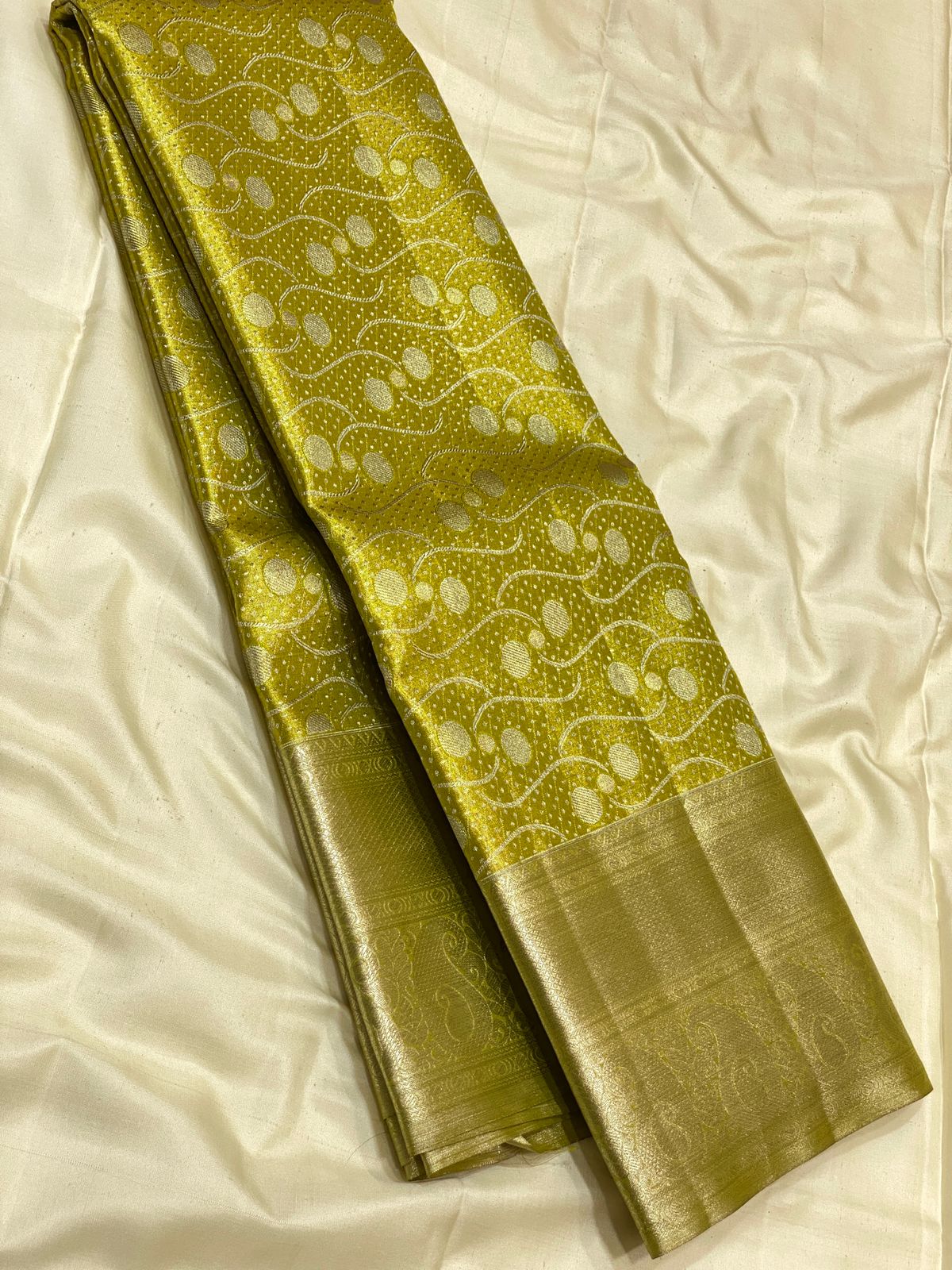 Green Golden Pure Handwoven Brocade Tissue Kanjivaram Silk Sarees - Dailybuyys