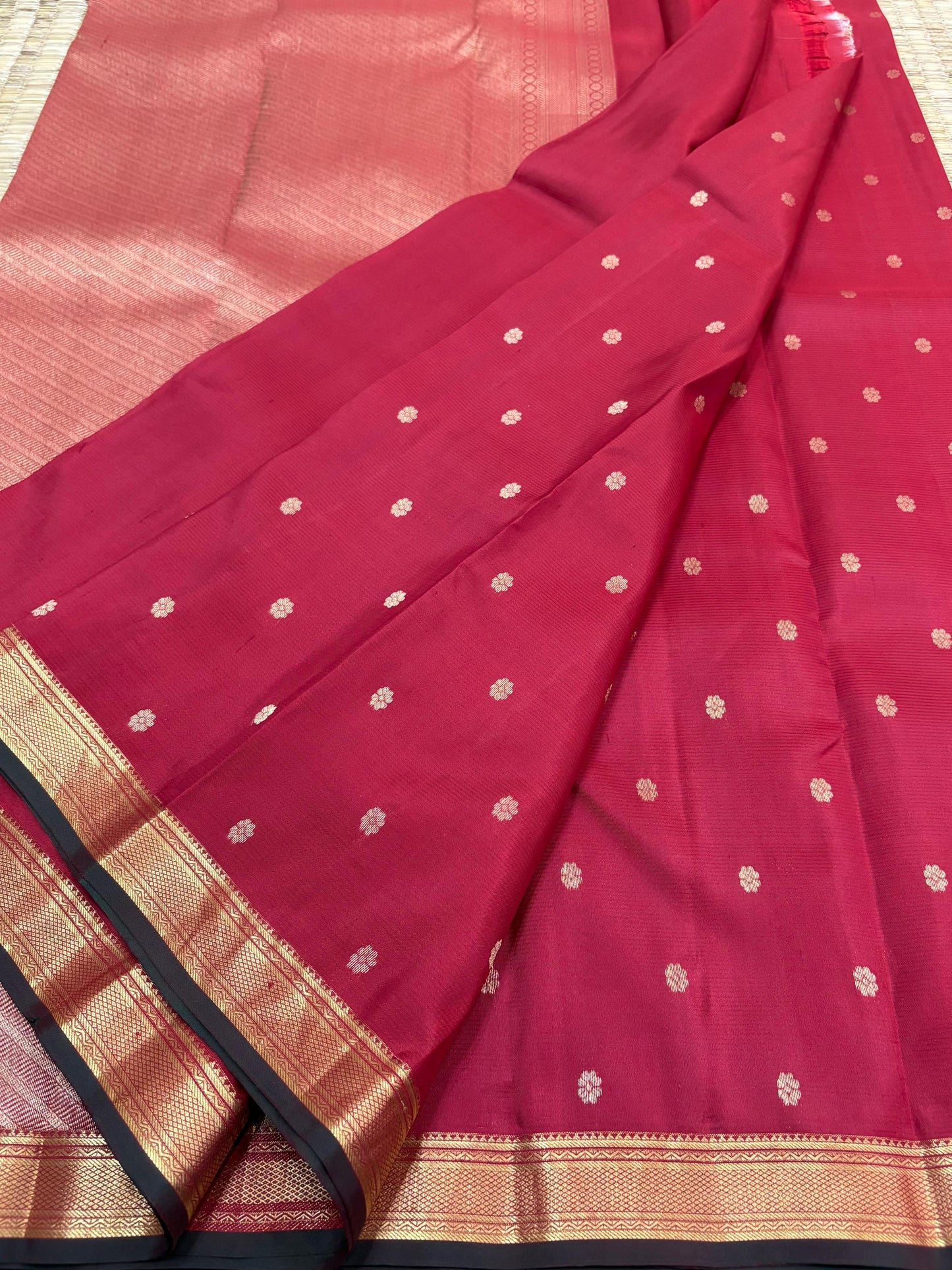 Red Pure Handwoven bridal Kanjivaram Silk Sarees - Dailybuyys