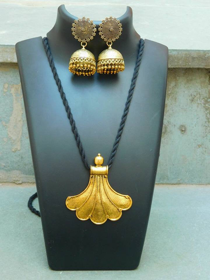 Gold finish necklace 4 Jewellery Sets - Dailybuyys