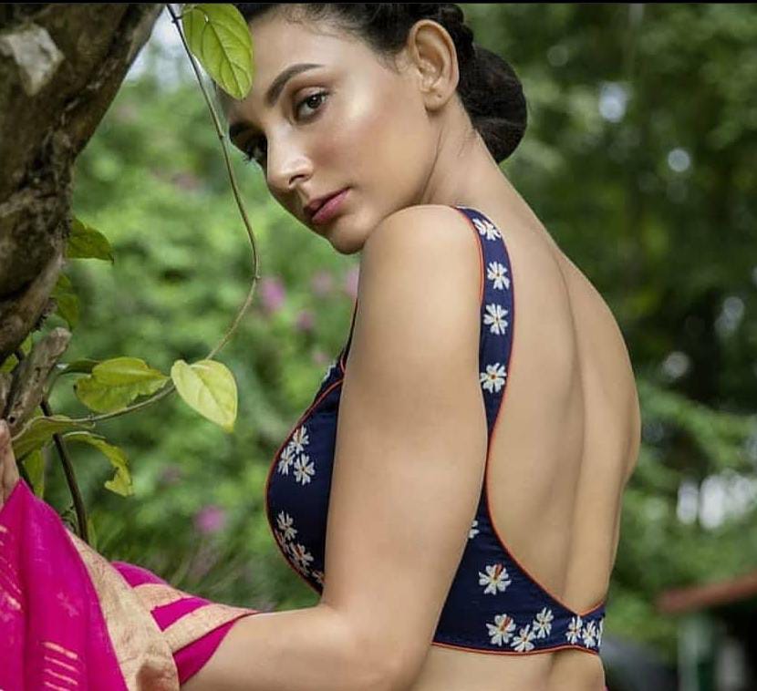 Floral Print Sleeveless Backless Piping Detailing Blouses(Add to Cart 15% Off) - Dailybuyys