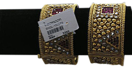 Golden red stone and white stone Bracelet - Dailybuyys