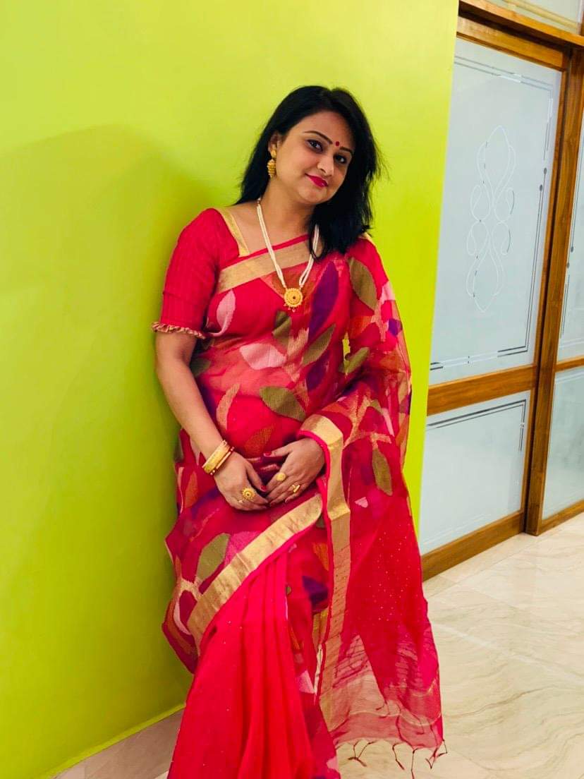 Red Matka Silk Mark Certified Muslin Jori Border Sequence Jamdani Sarees - Dailybuyys