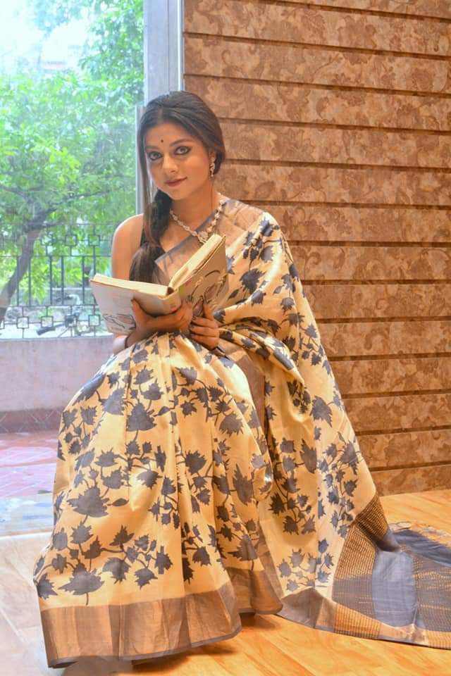 Beige Block Print Zari Border Pure Silk Mark Certified Tussar Silk Sarees - Dailybuyys