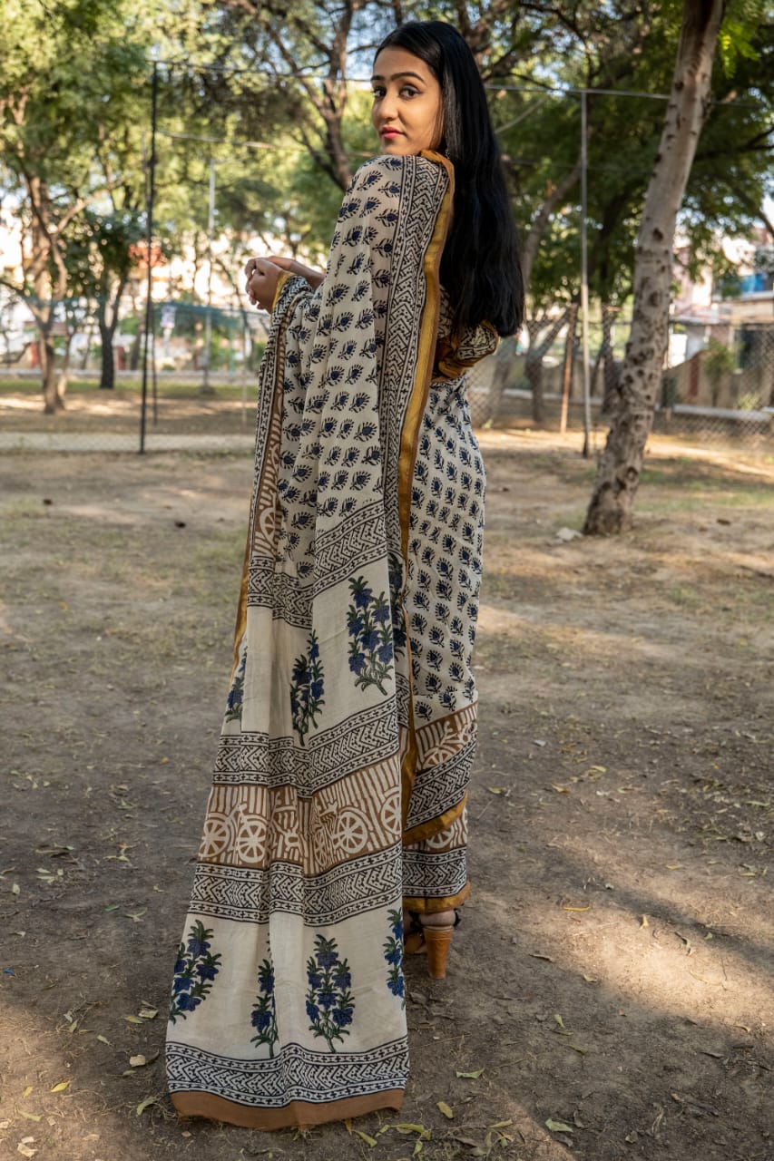 Multicolour White Shades Golden Zari Border Pure Pure Cotton Mulmul Sarees - Dailybuyys