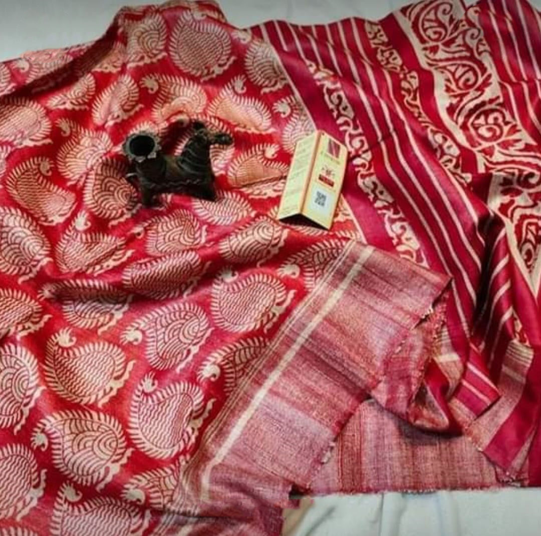 Red Block Printed Ghicha Tussar Silk Sarees - Dailybuyys