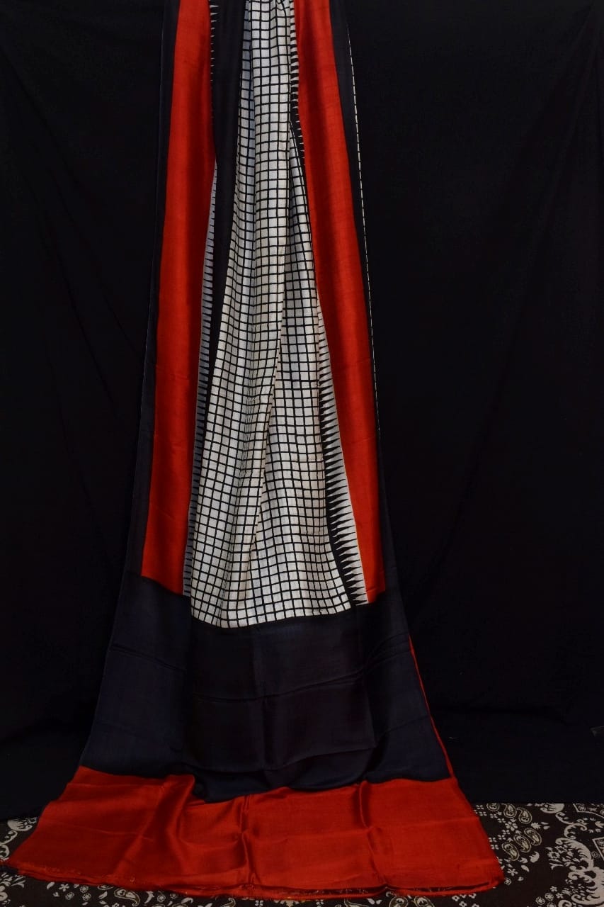 White Block Printed Silk Mark Certified Bishnupuri Silk Sarees - Dailybuyys