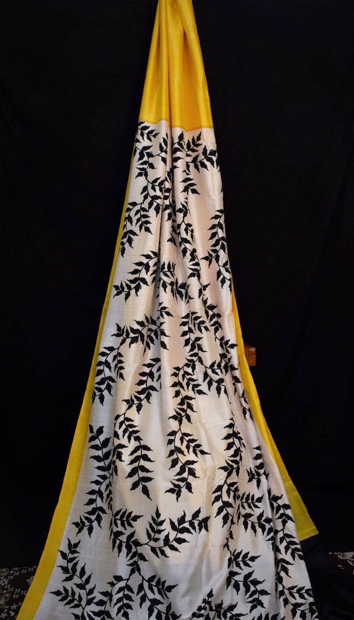 Off White Block Printed Pure Silk Mark Certified Bishnupuri Silk Sarees - Dailybuyys