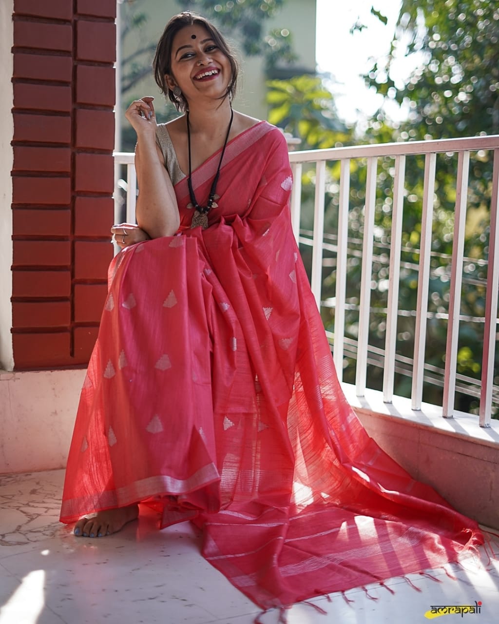 Pastel Pink Slub Pure Linen Weaving Sarees - Dailybuyys