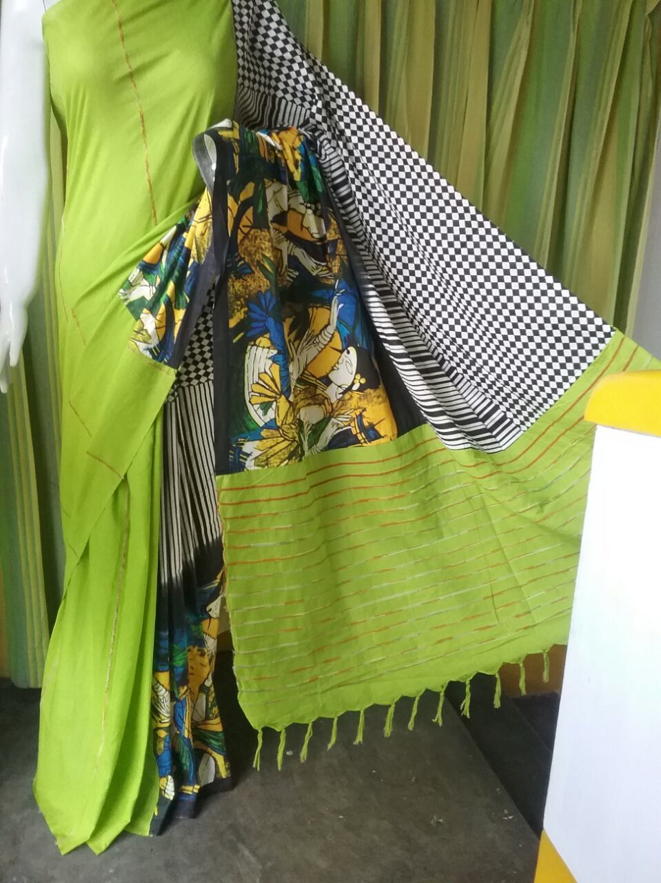 Green Khesh Sarees - Dailybuyys