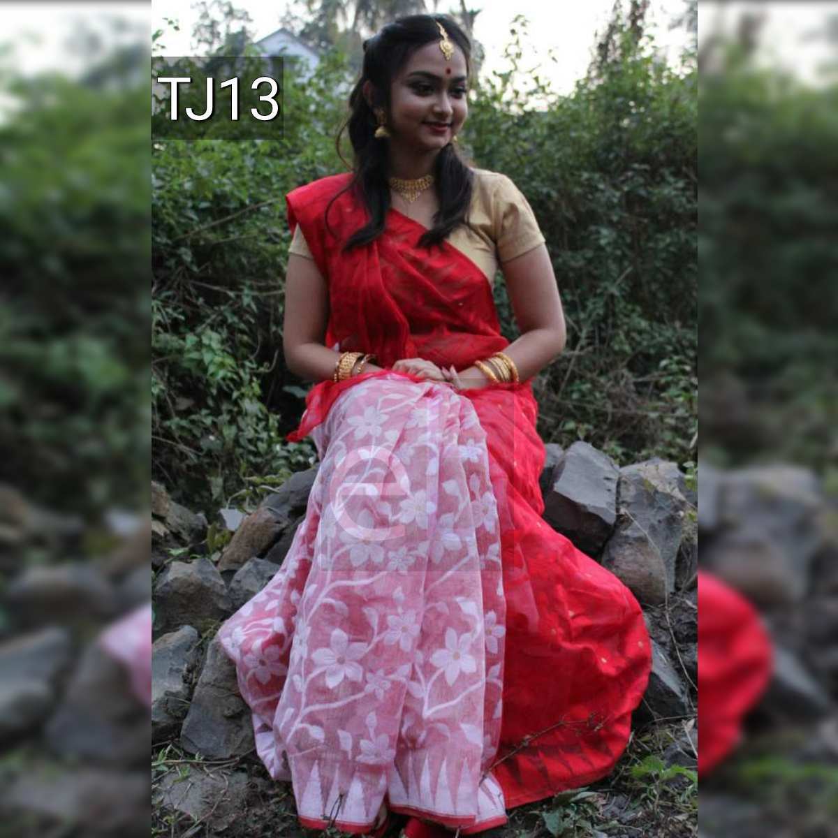 Red Jamdani Sarees - Dailybuyys