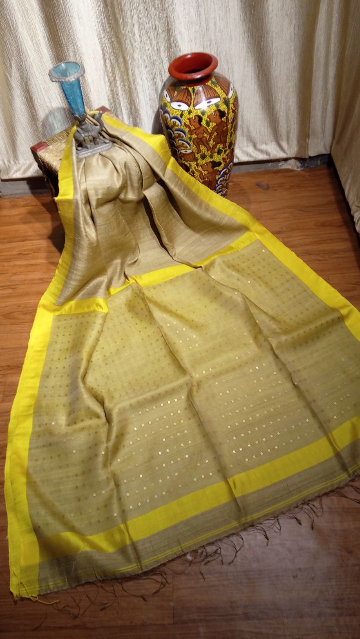 Yellow Beige Matka Silk Sarees - Dailybuyys