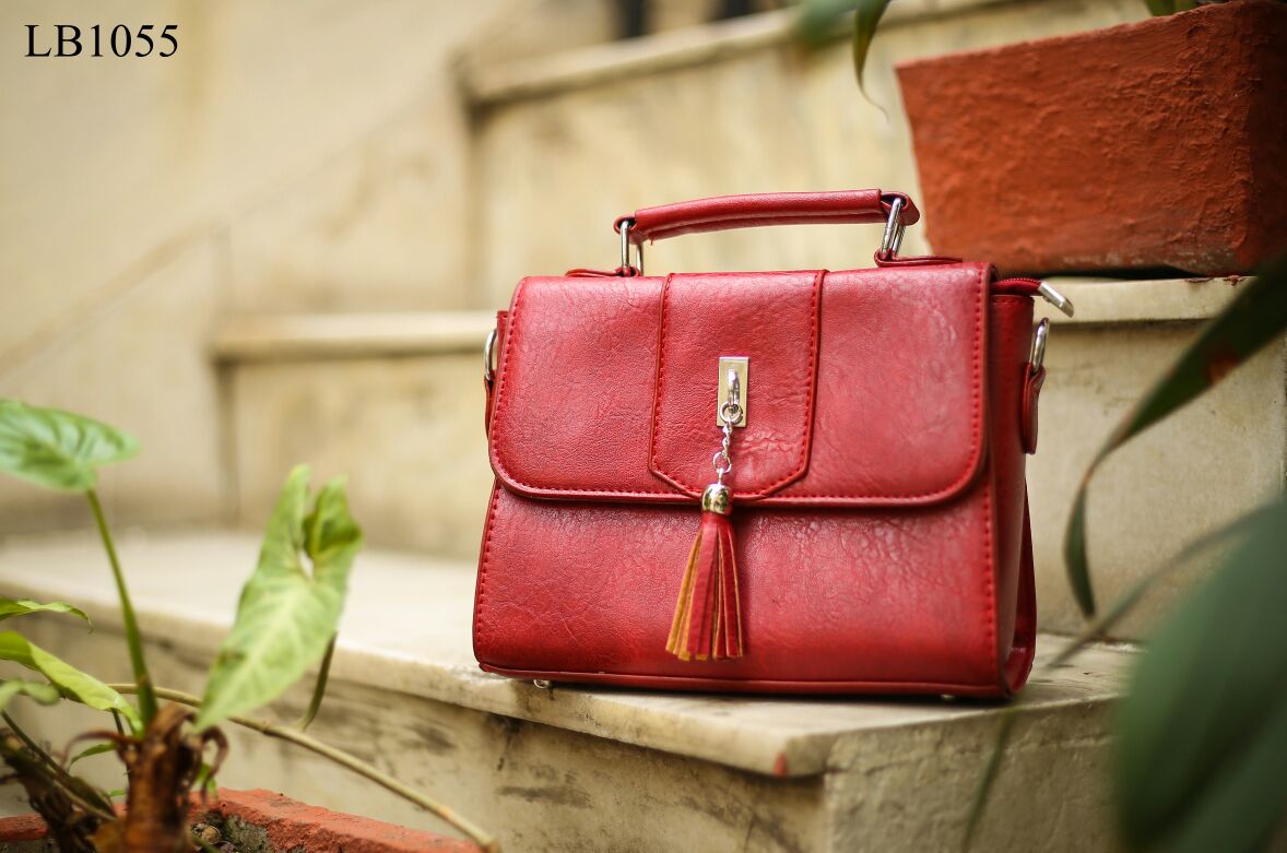 Maroon Hand Bags - Dailybuyys