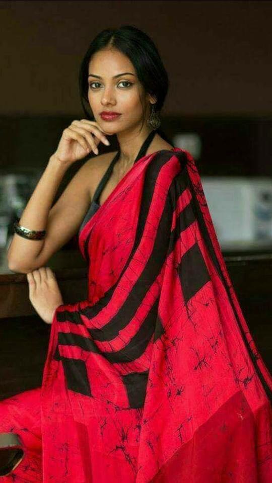 Red Black Mulmul Batik Sarees - Dailybuyys