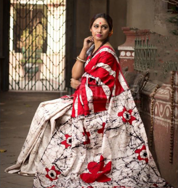 White and Red Mulmul Crack Batik Sarees - Dailybuyys