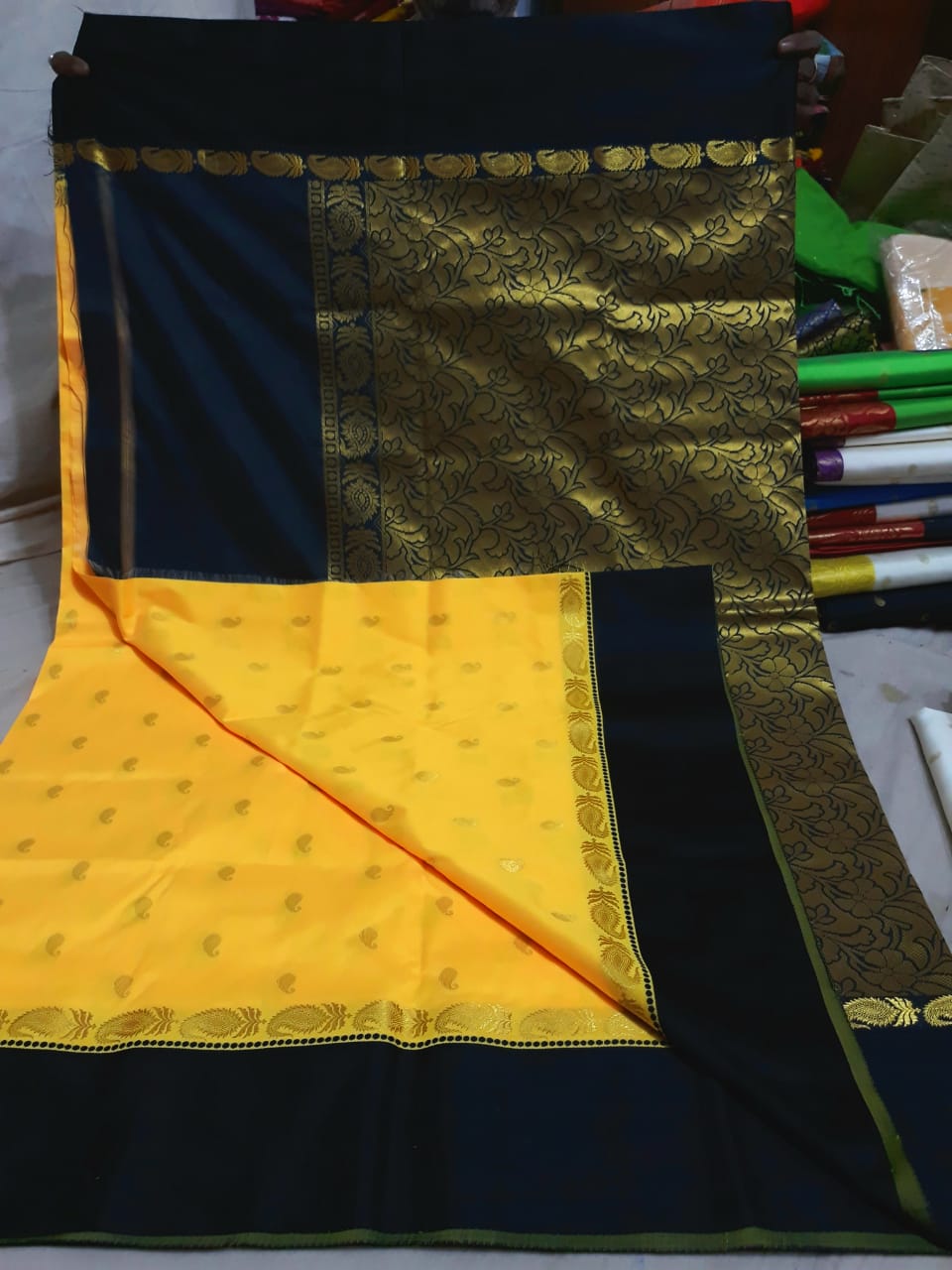 Black Yellow Garad Silk Sarees - Dailybuyys