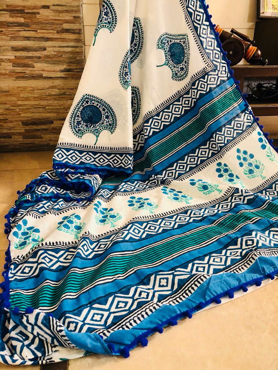 Blue White Bagru Printed Pure Cotton Sarees - Dailybuyys