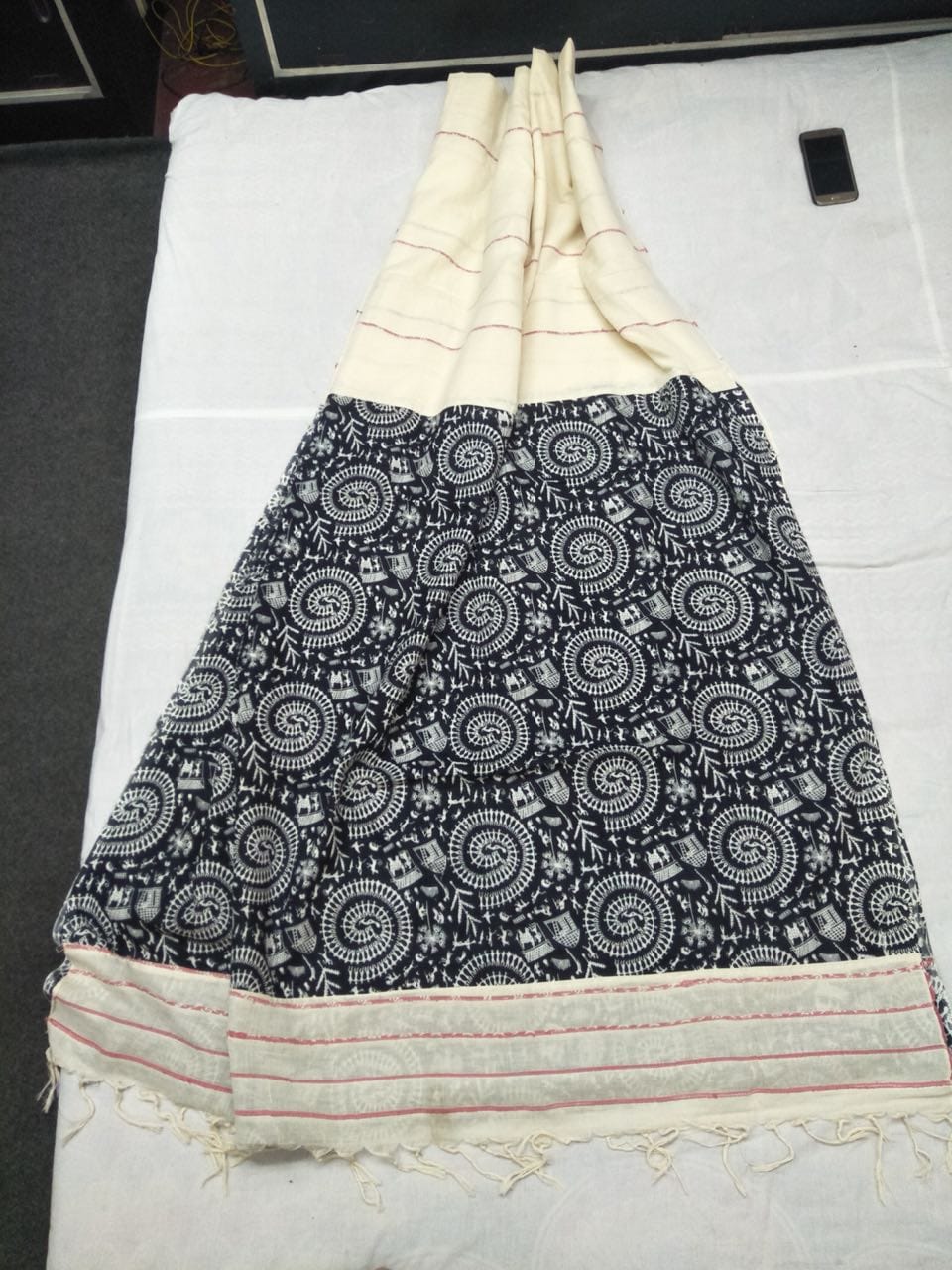White Grey Pure Cotton Khesh Sarees - Dailybuyys