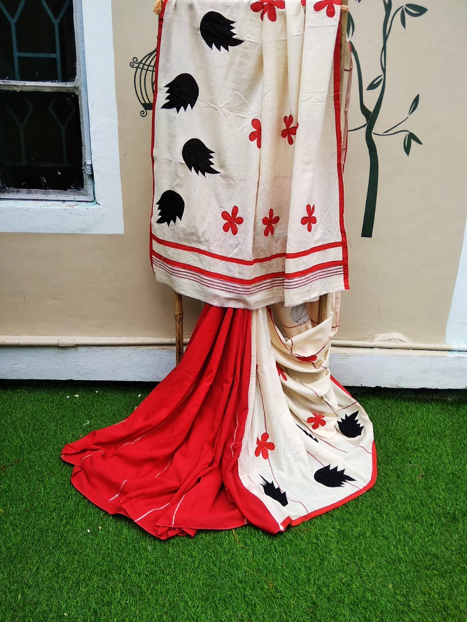 Red Beige Khesh Sarees - Dailybuyys