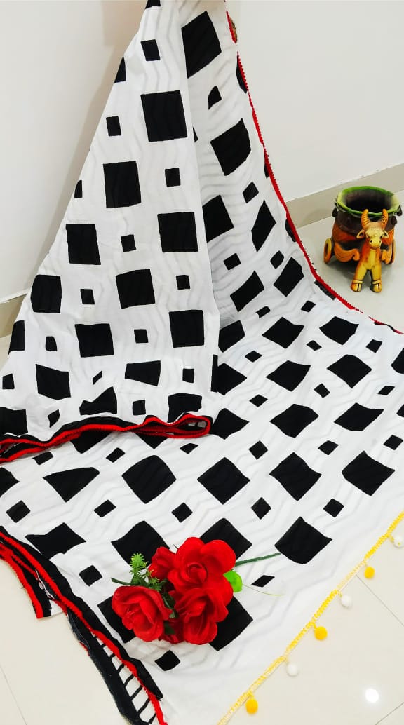 White Mulmul Batik Sarees - Dailybuyys