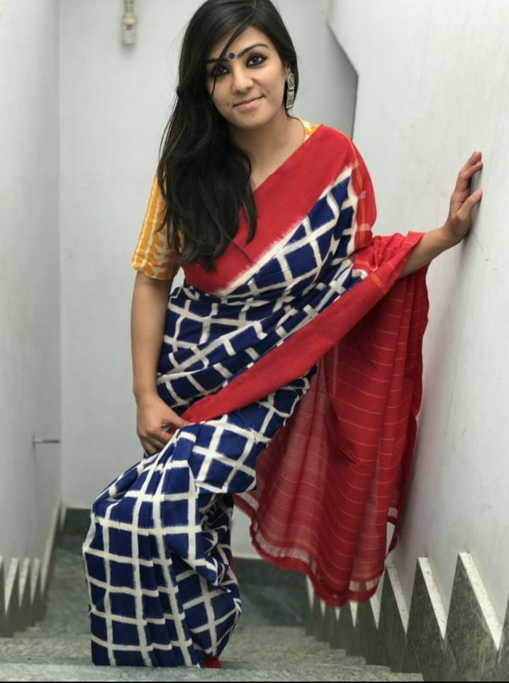 Black Red Mulmul Batik Sarees - Dailybuyys