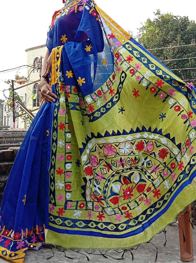 Blue Mirror Work Handloom Sarees - Dailybuyys