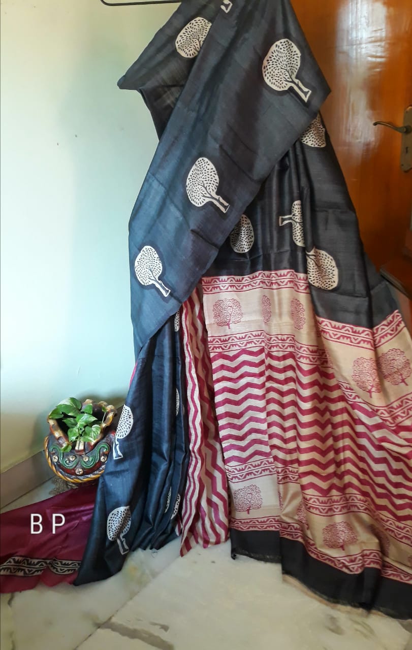 Beige Black Block Printed Zari Border Pure Silk Mark Certified Tussar Silk Sarees - Dailybuyys