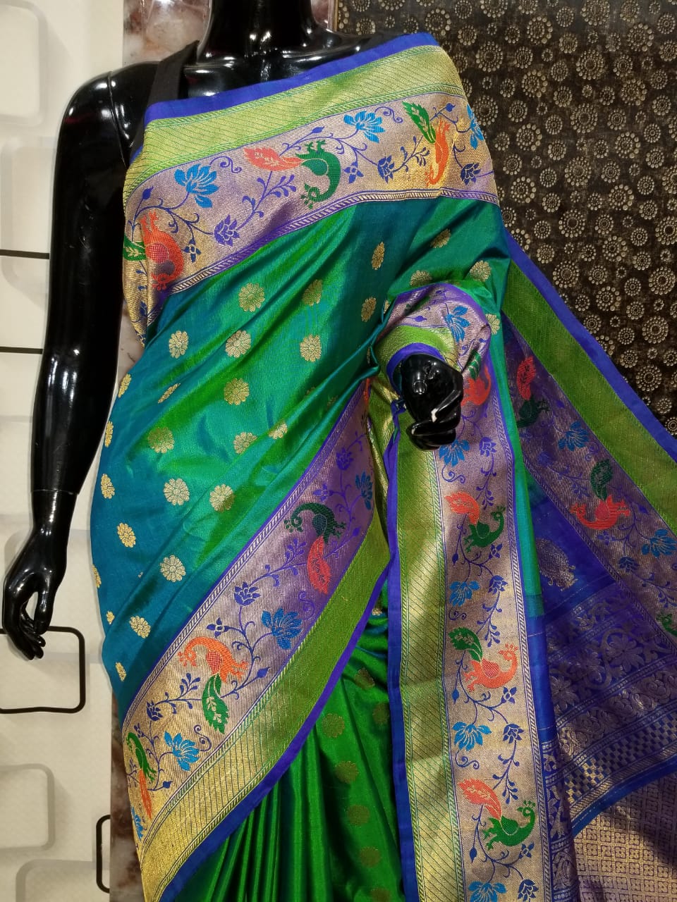 Green Gadwal Pure Silk Sarees - Dailybuyys