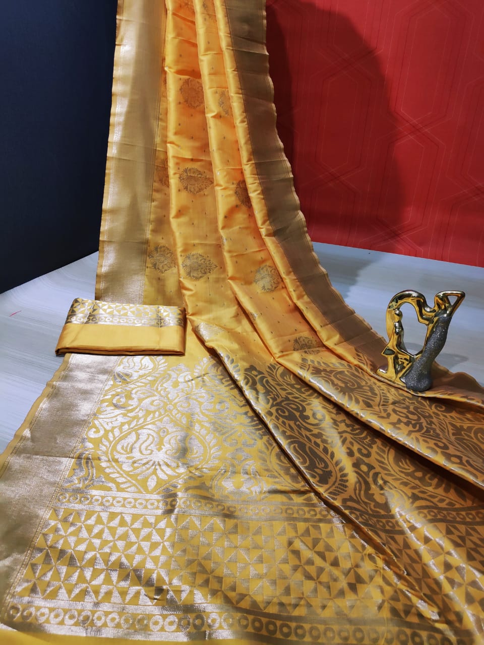 Yellow Beige Banarasi Silk Sarees - Dailybuyys