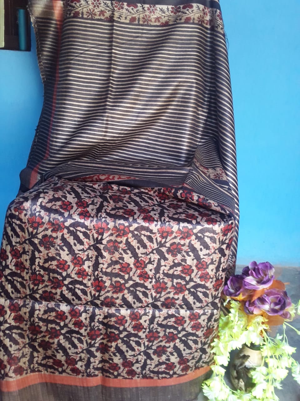 Grey Beige Digital Printed Pure Silk Mark Certified Tussar Ghicha Silk Sarees - Dailybuyys