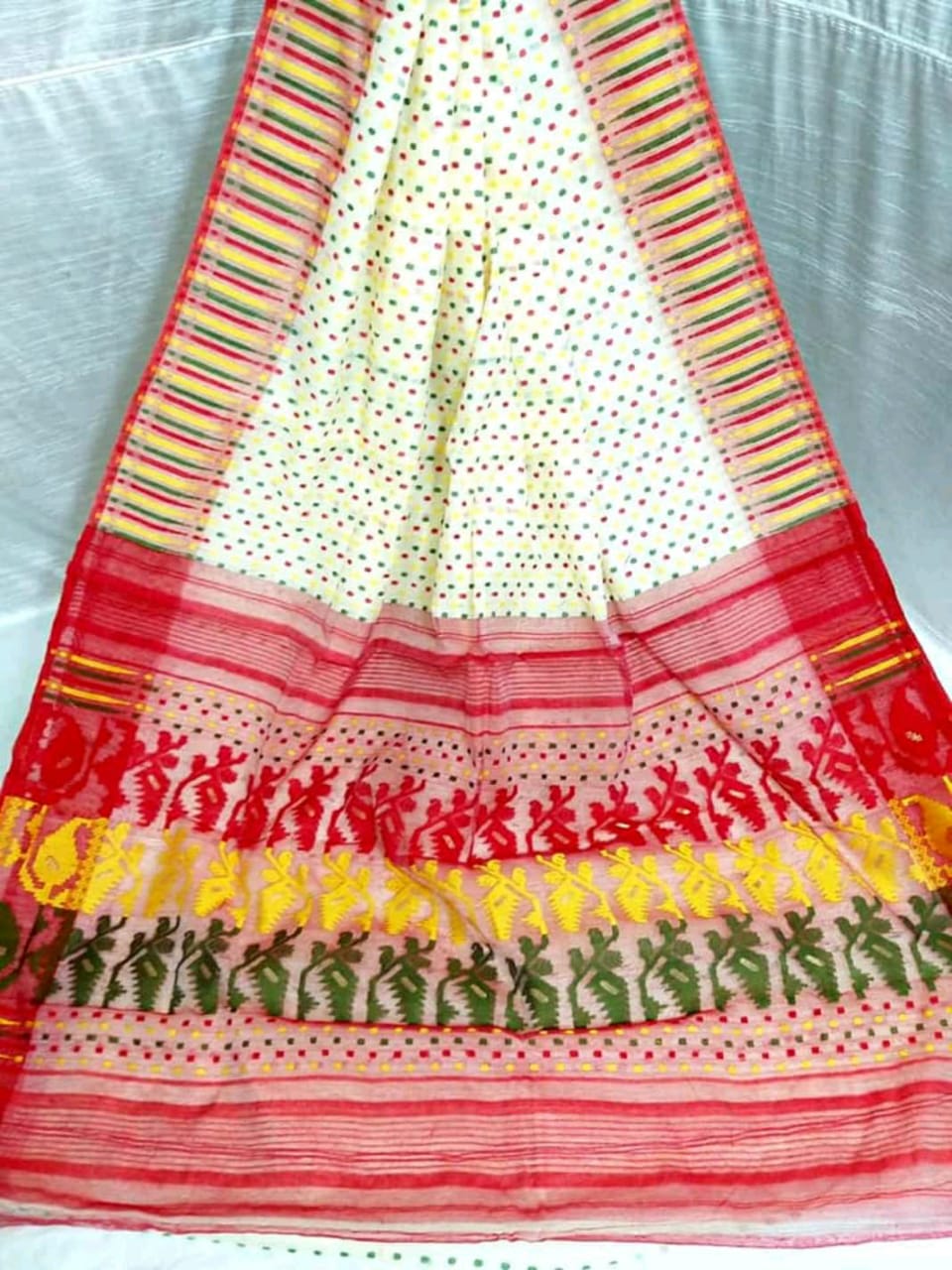 Red White Designer Dhakai Jamdani Sarees - Dailybuyys