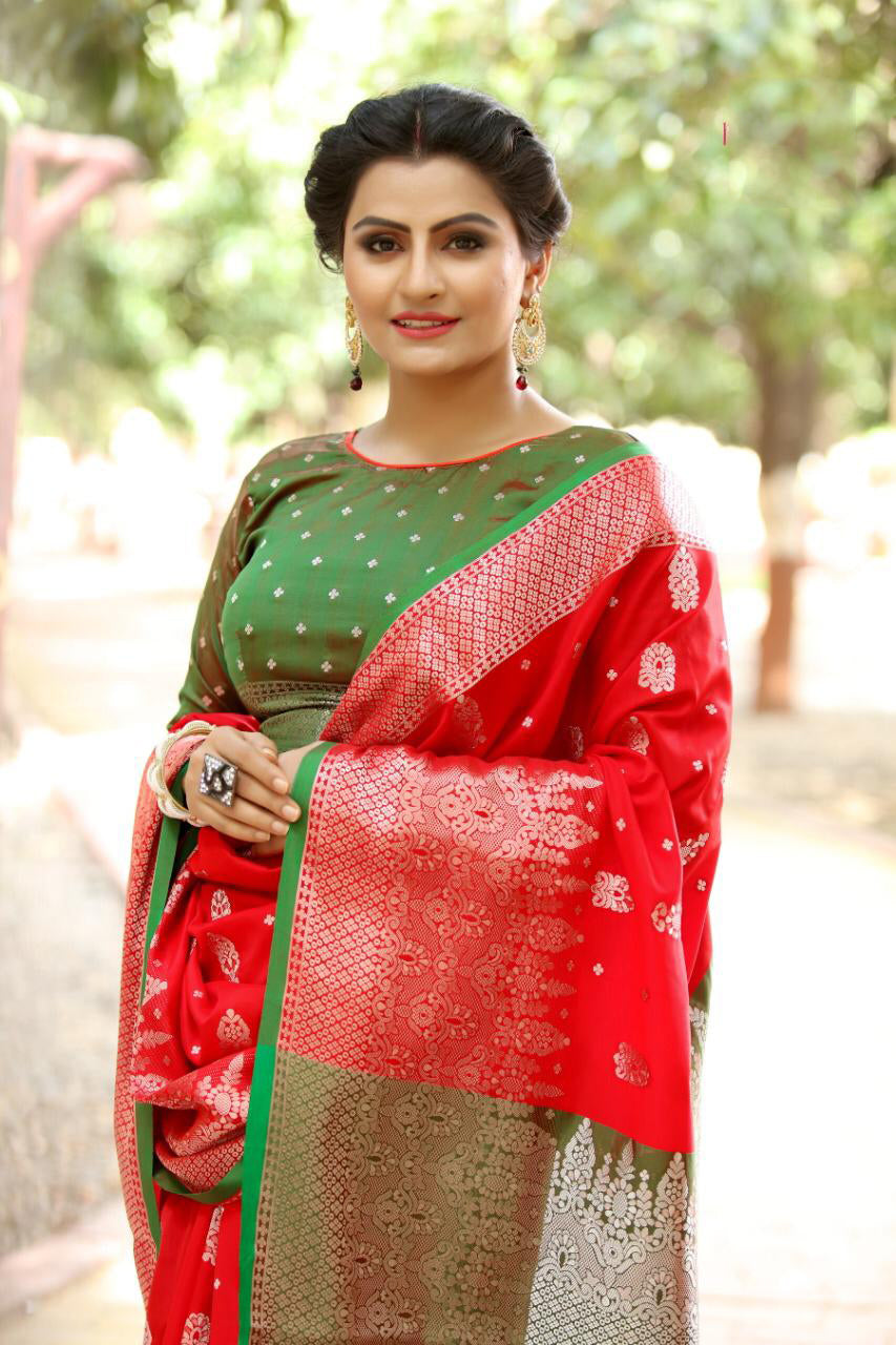 Self Weaved Dual Tone Heavy Red Banarasi Silk Sarees - Dailybuyys