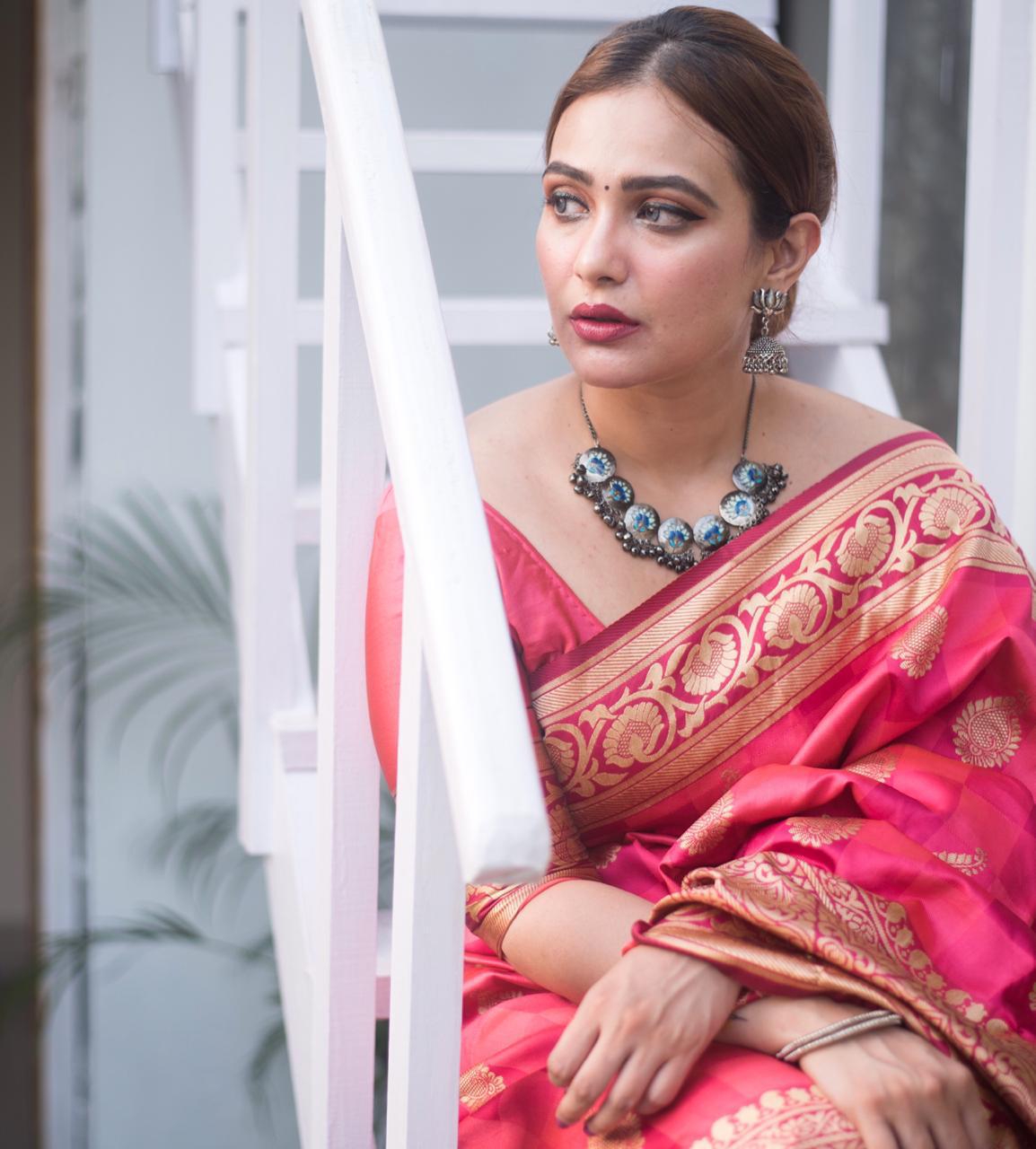 Purple Pink Handloom Weaving Banarasi Silk Sarees - Dailybuyys