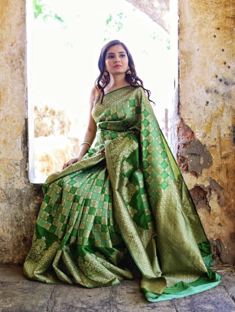 Green Handloom Weaving Banarasi Silk Sarees - Dailybuyys