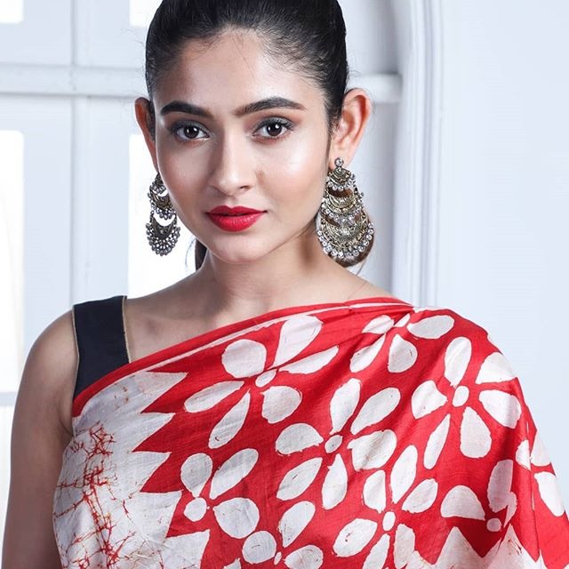 Red Pure Hand Painted Silk Mark Certified Bishnupuri Silk Sarees - Dailybuyys