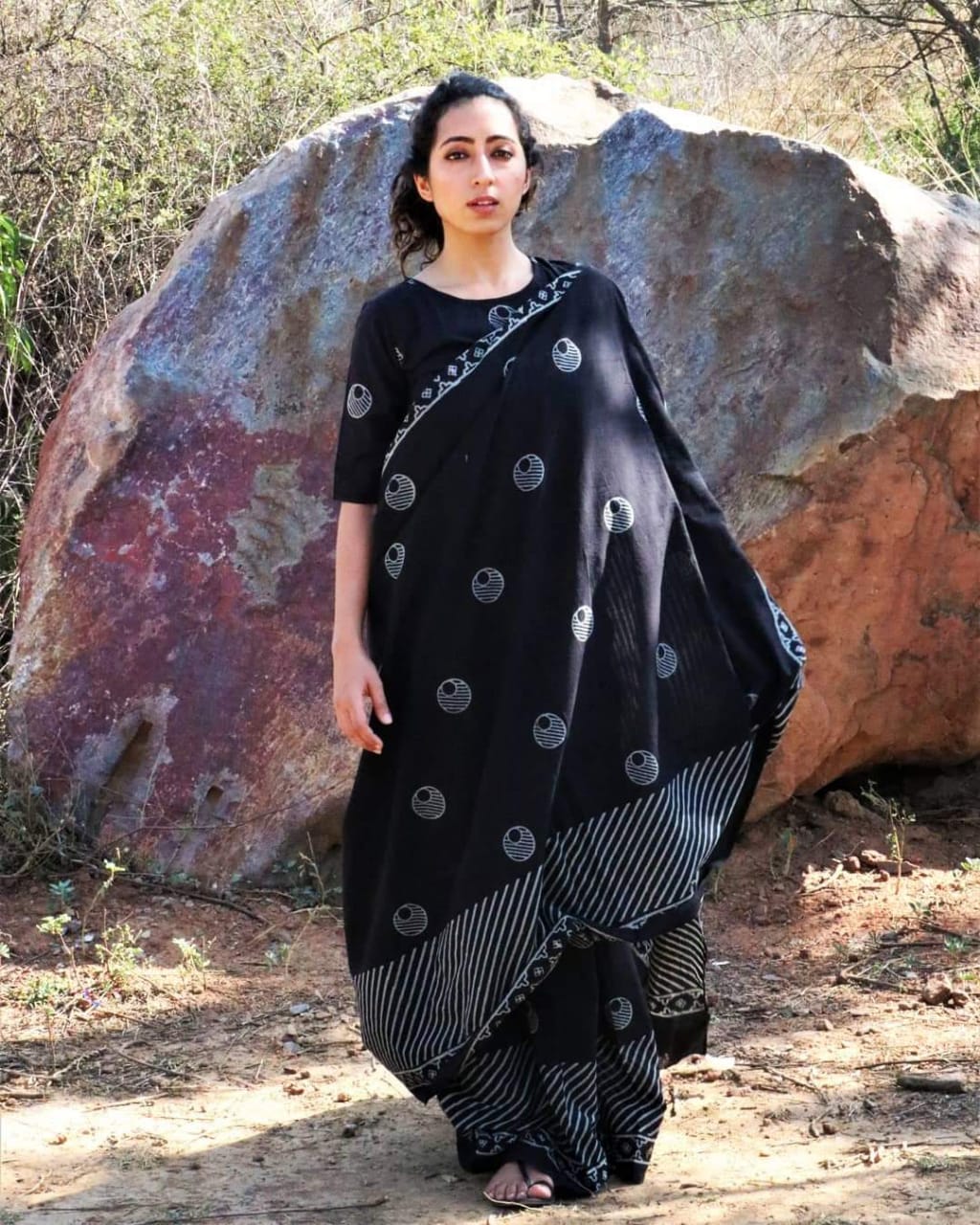 Black Discharge Block Printed Pure Silk Mark Certified Bishnupuri Silk Sarees - Dailybuyys