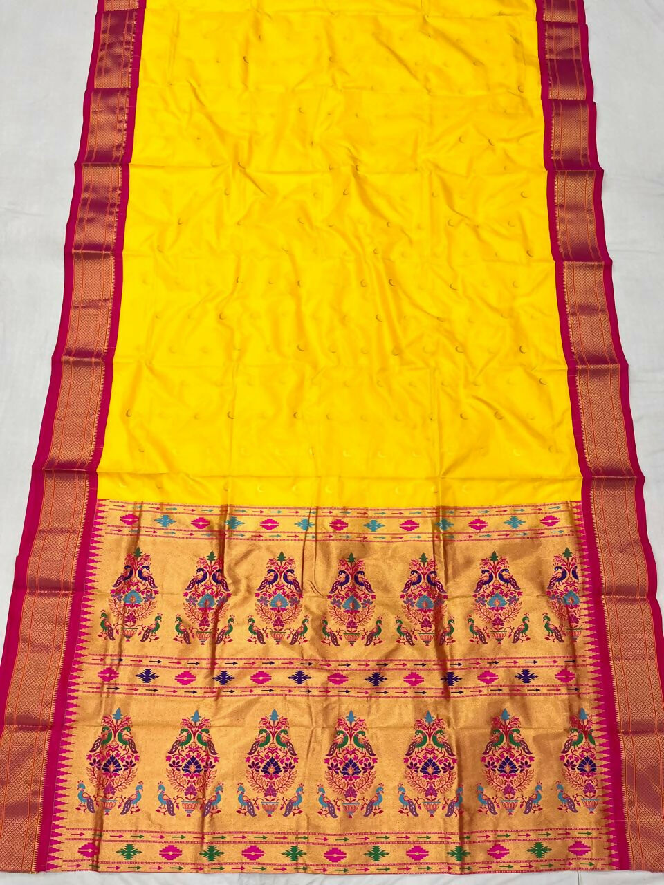 Handloom paithani