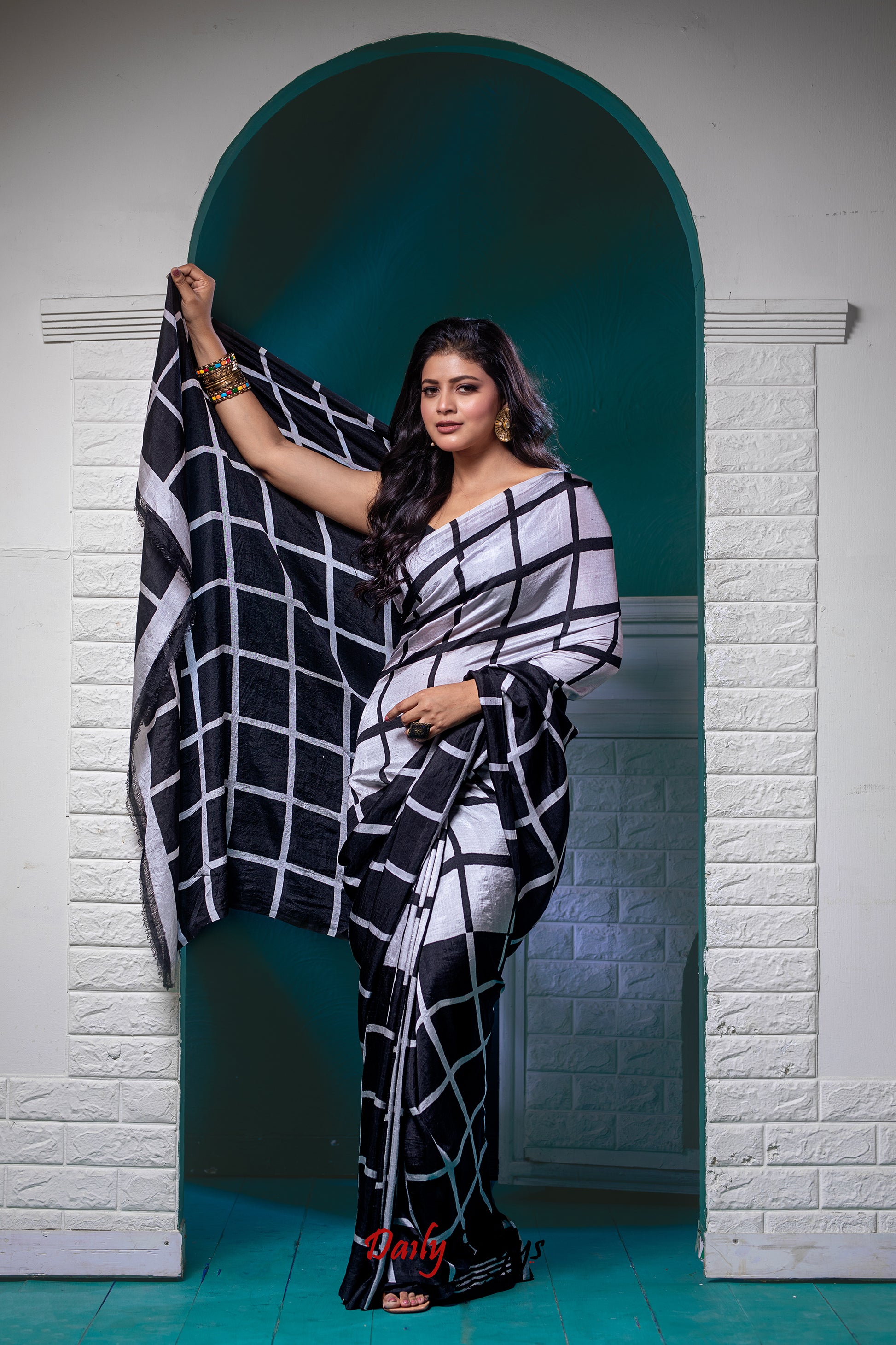 Black Fence Block Printed Silk Mark Certified Bishnupuri Silk Sarees - Dailybuyys