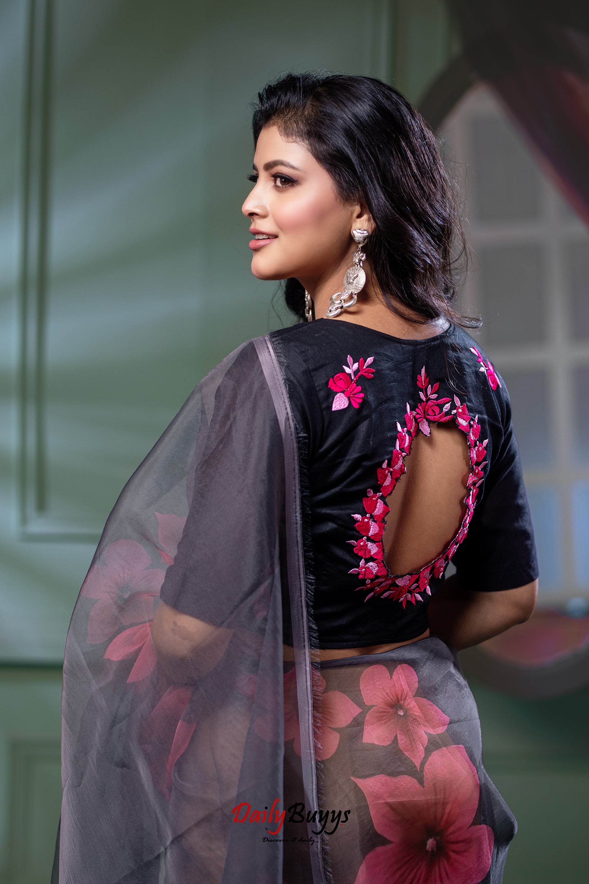 Digital Floral Print Organza Sarees - Dailybuyys