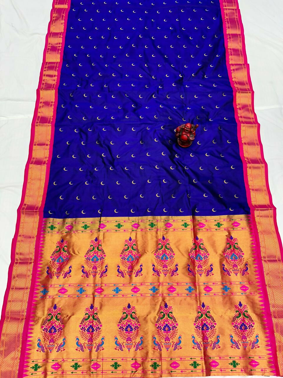 Handloom paithani