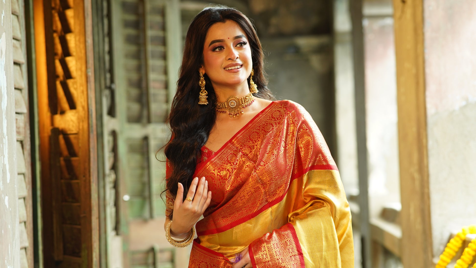 Yellow Red Tissue Kanjivaram Banarasi Silk Sarees - Dailybuyys