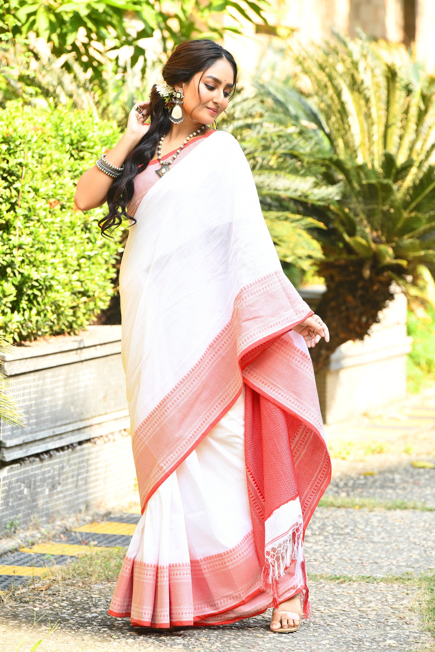 White and Red Cotton Handloom Sarees