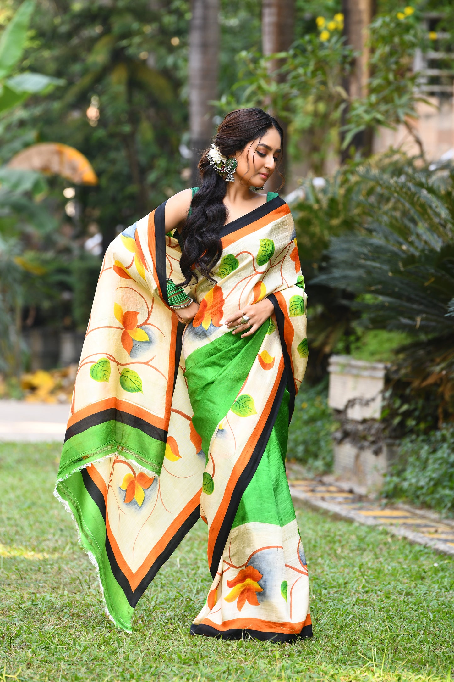 Geeen Floral Hand Painted Pure Silk Mark Certified Bishnupuri Silk Sarees