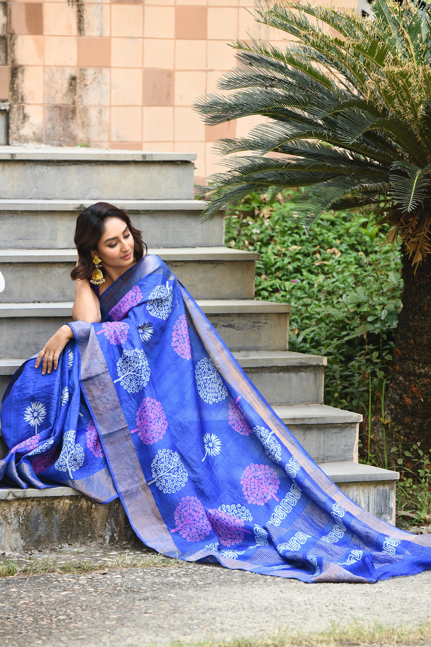 Blue Floral Zari Border Pure Tussar Sarees