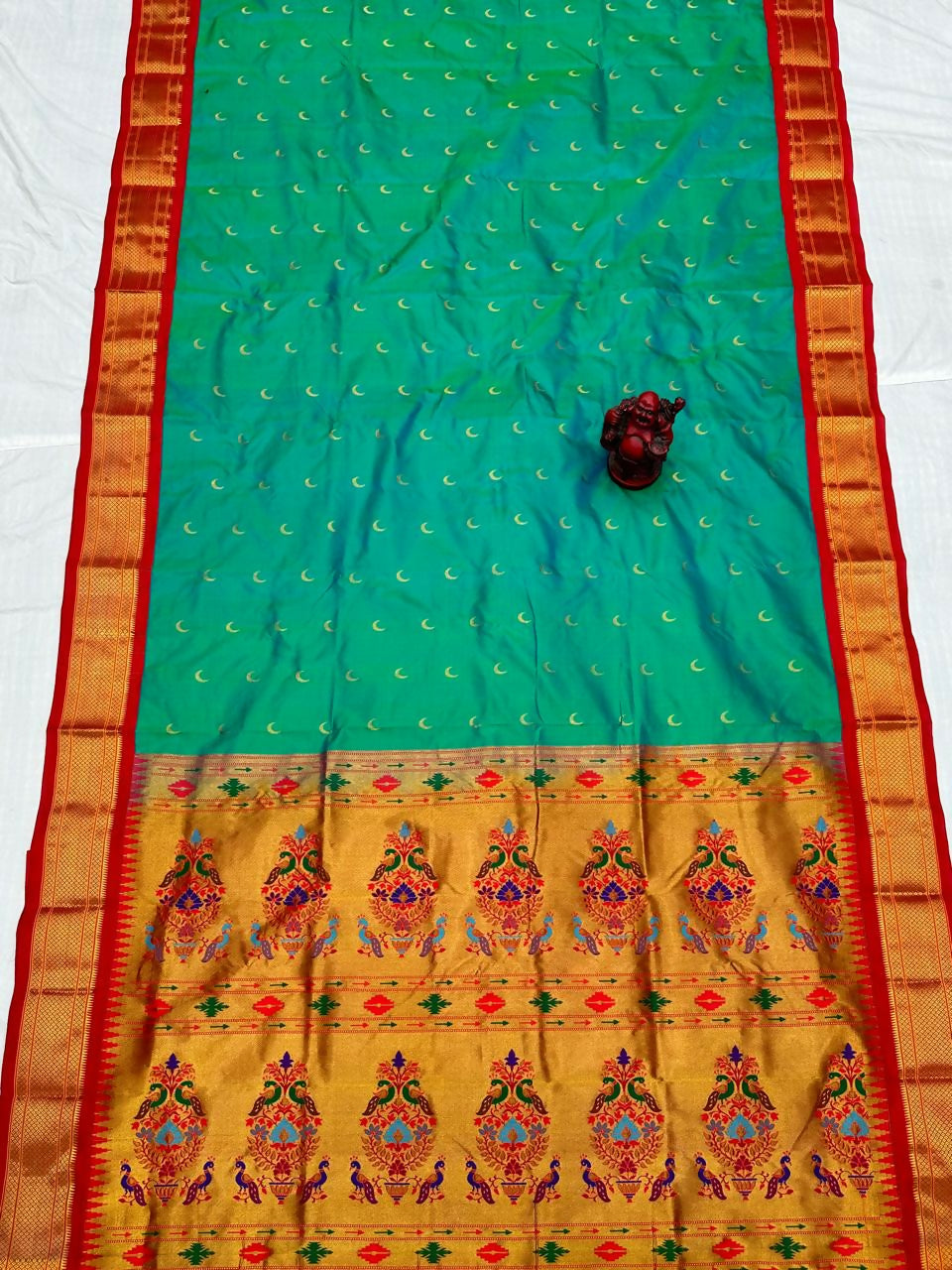 Handloom paithani