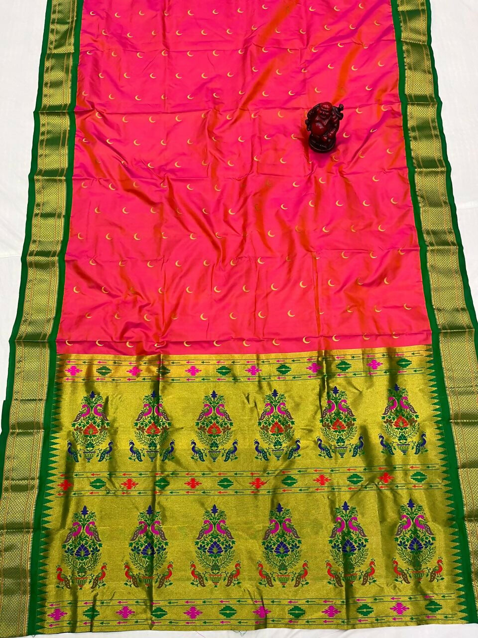 Handloom paithani