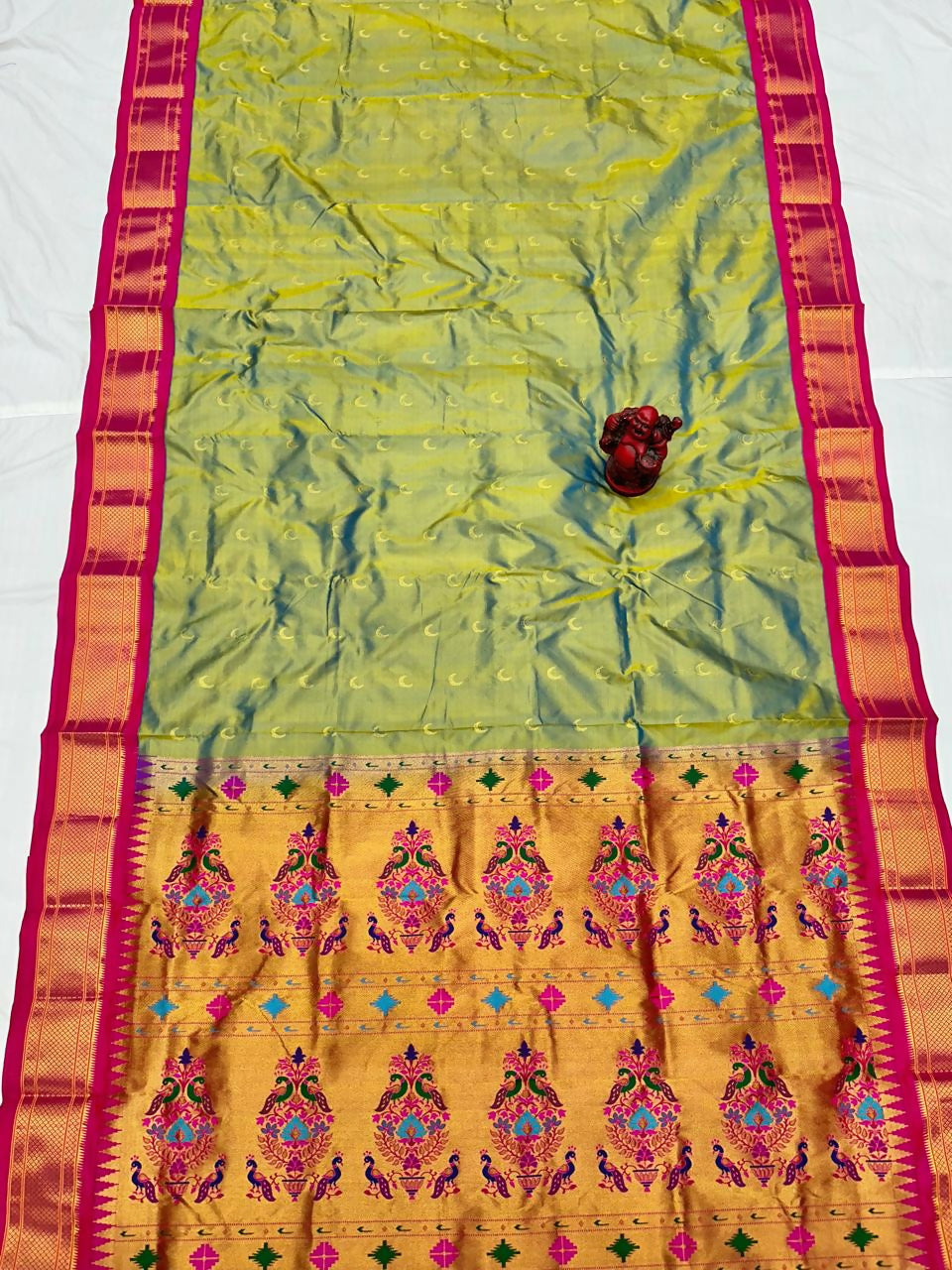 Handloom paithani
